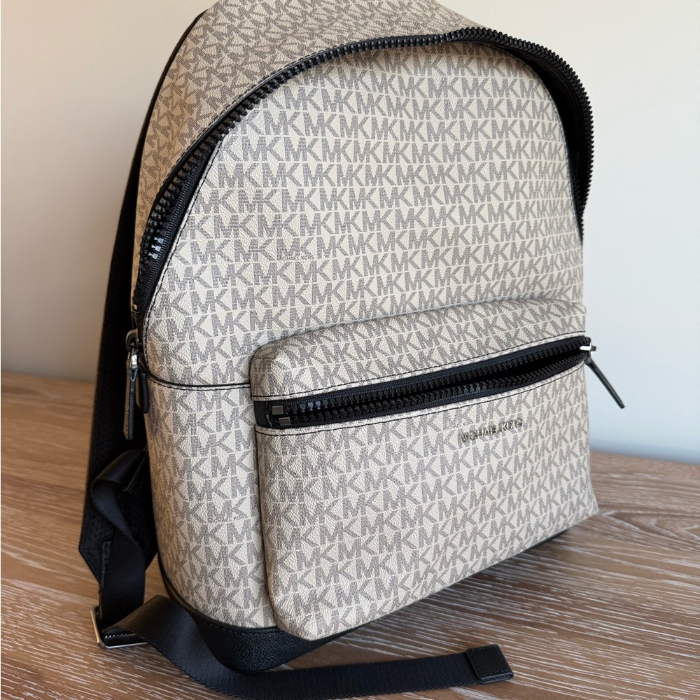 Michael Kors - Logo Tan and Black Backpack - Picture 5 of 7